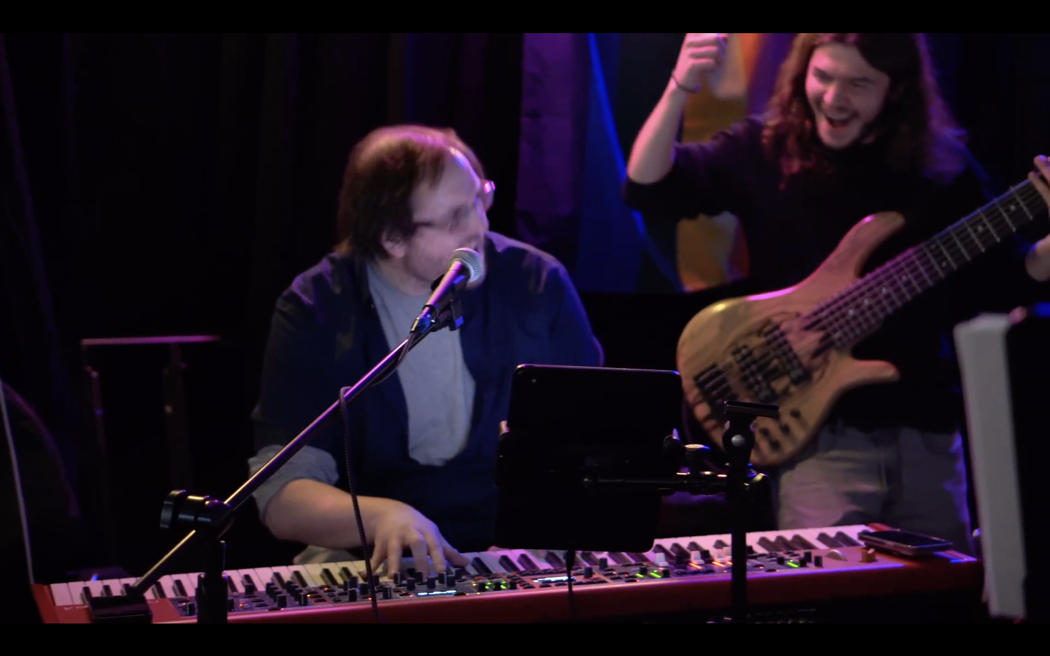 Longneck live — Chris and Filippo jamming