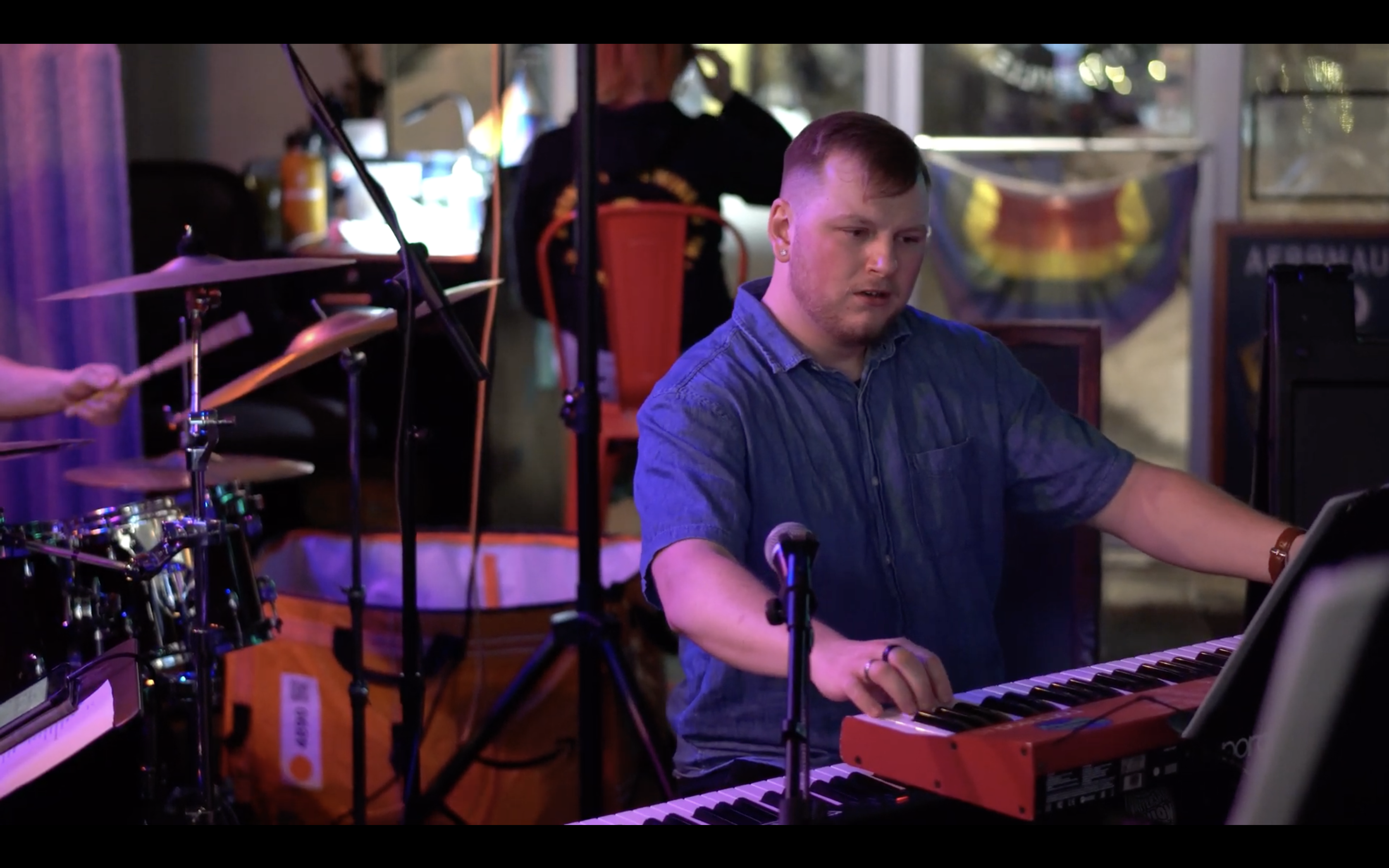 Longneck live — second venue wide