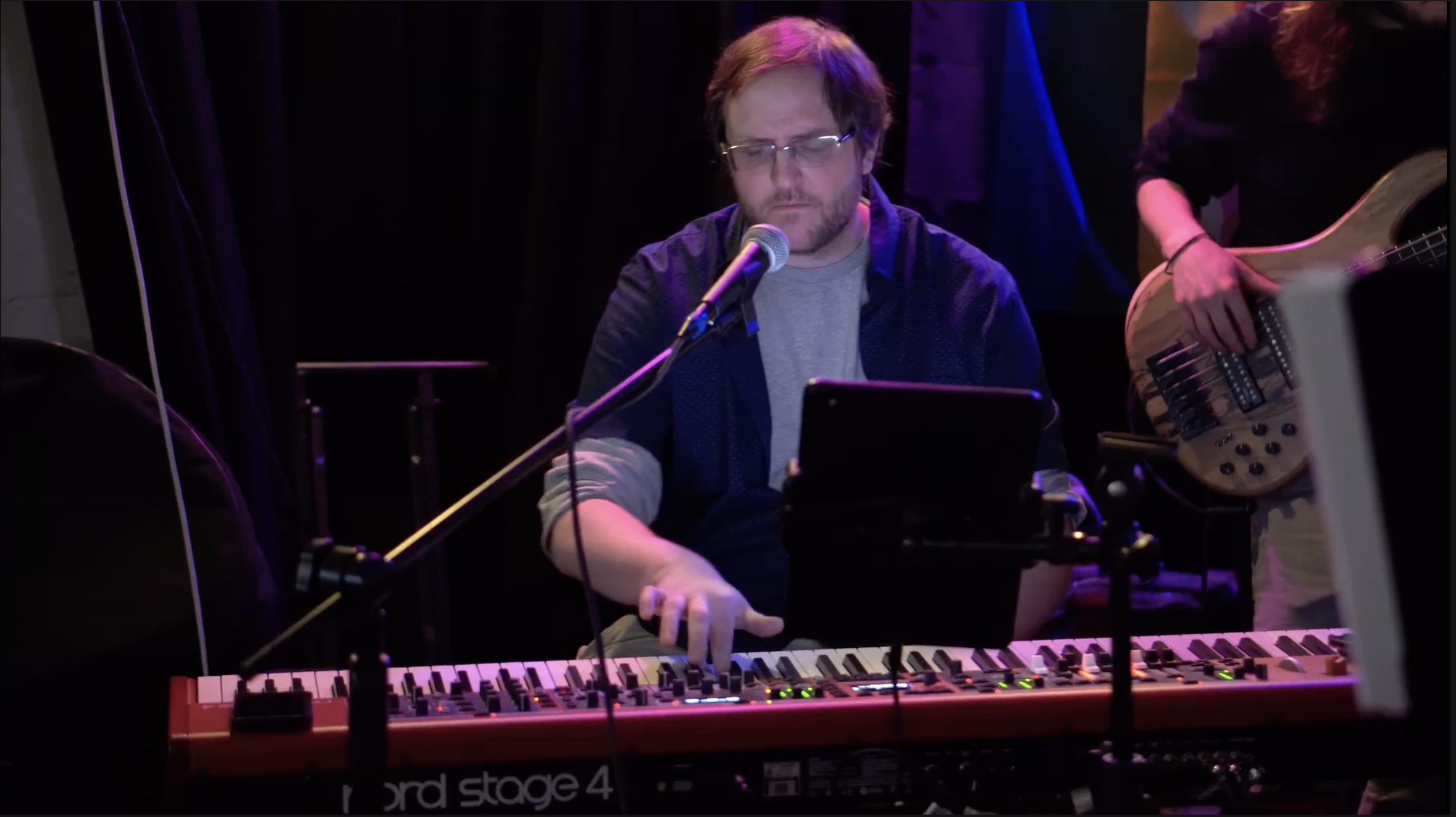 Longneck live — Chris on Nord Stage 4